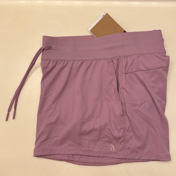 The North Face Women’s Shorts - Picture 3 of 8